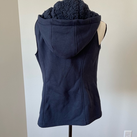 Market & Spruce Emory Toggle hooded fleece vest new with tags in a size medium - Picture 2 of 13